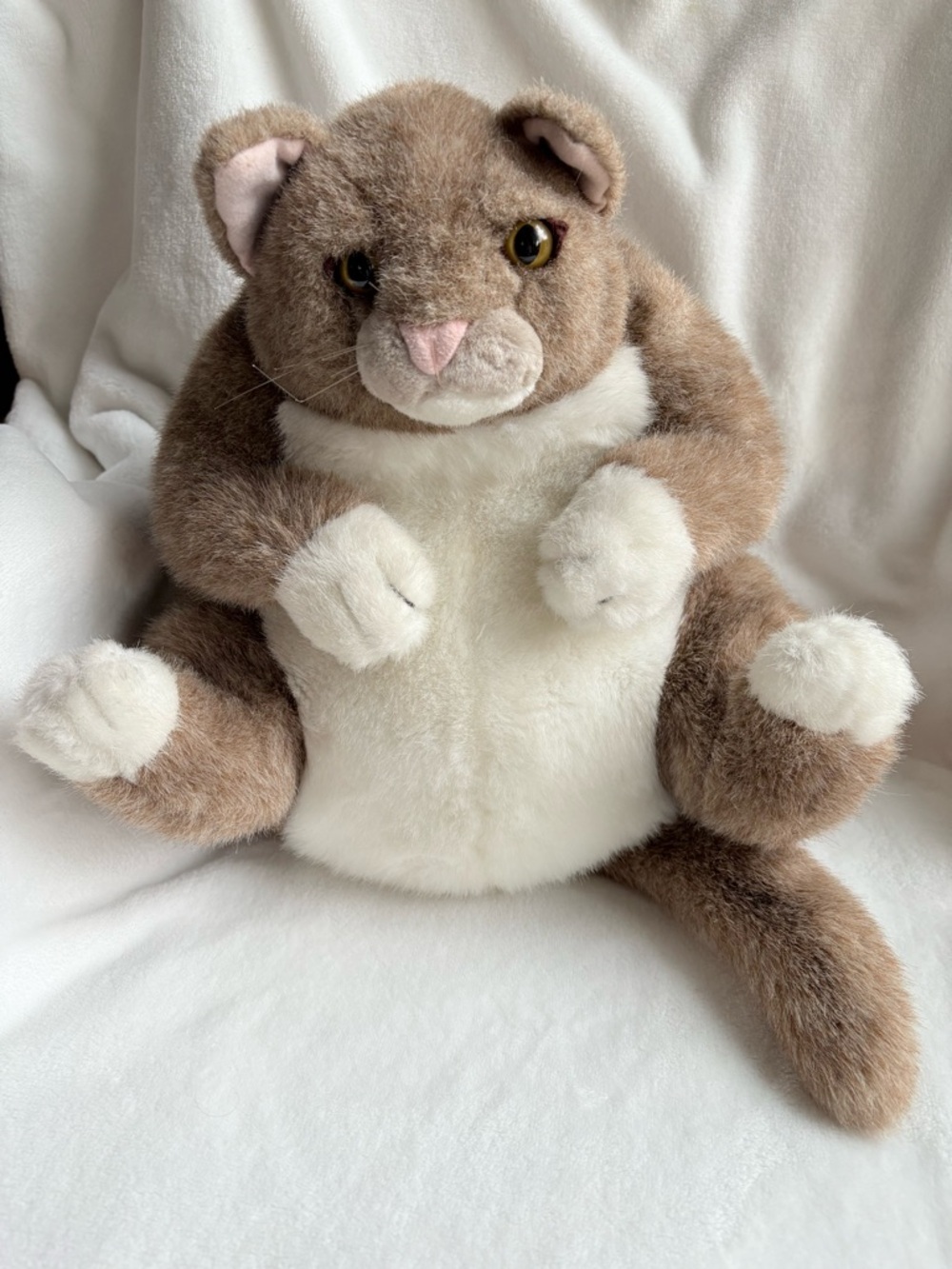 Vintage Dakin Applause Pampered Pets Realistic Plush Peewee Cat 12” Sitting